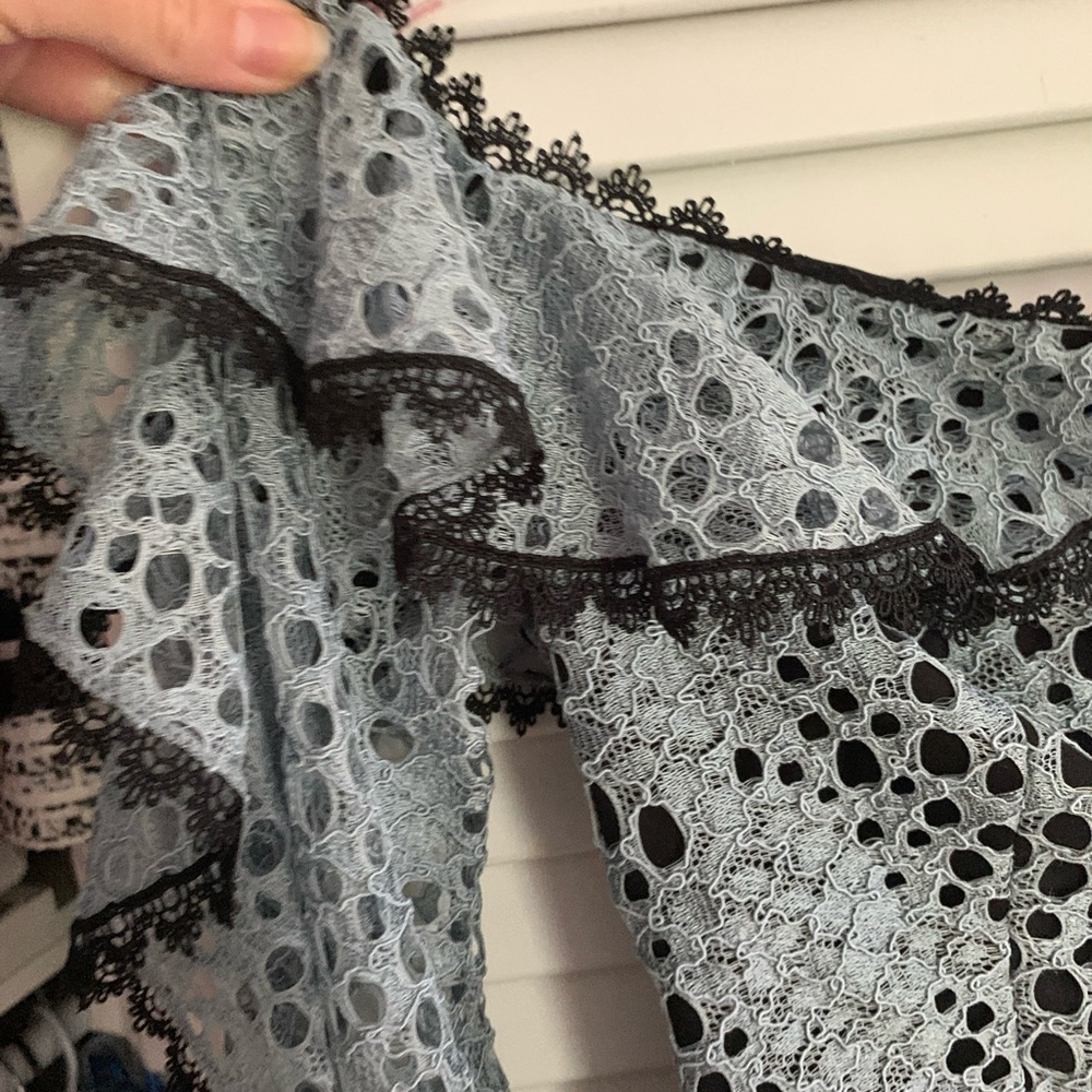 Alexis blue and blank lace top